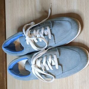 Women’s bowling Shoes in Light Blue Suede